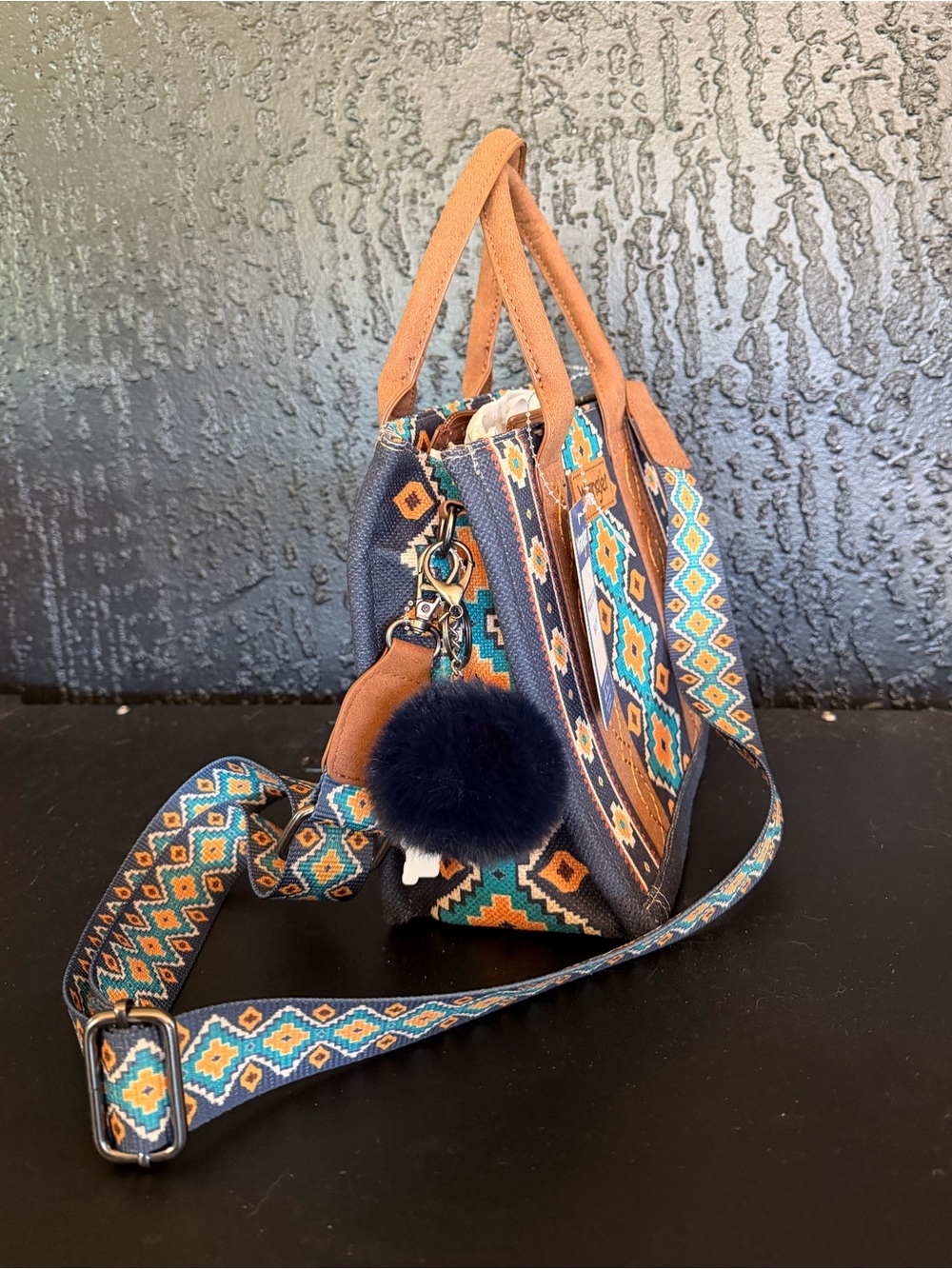 NWT Wrangler Southwestern Canvas Tote - Picture 2 of 3